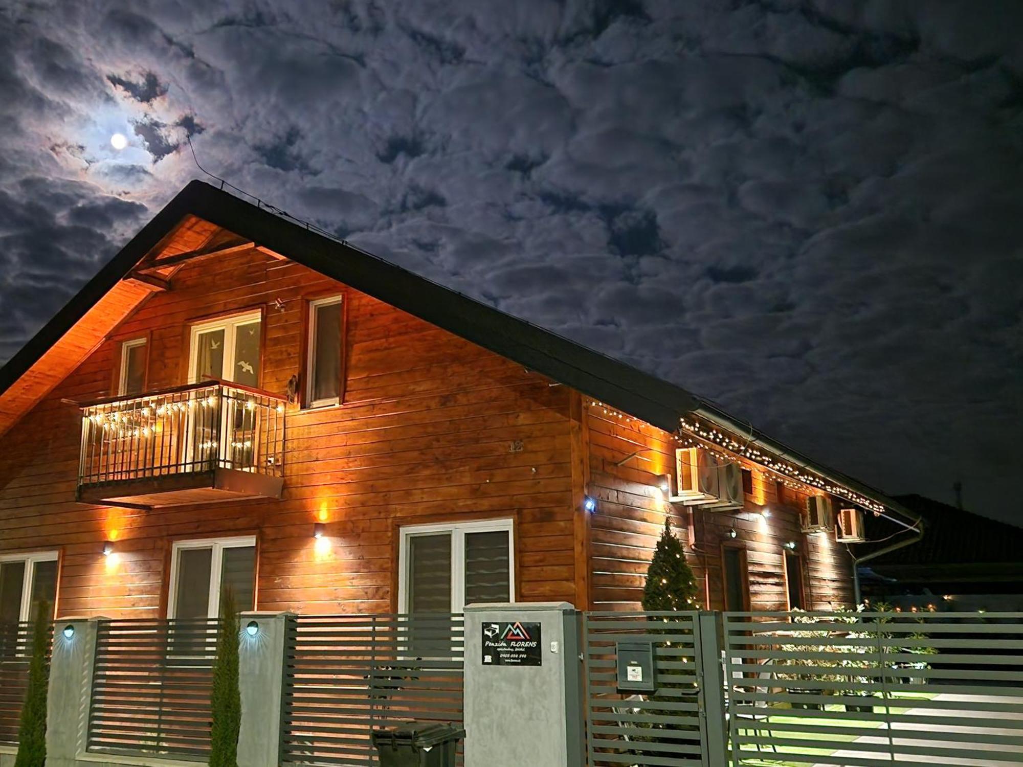 Penzion Florens, Nesvady Bagian luar foto